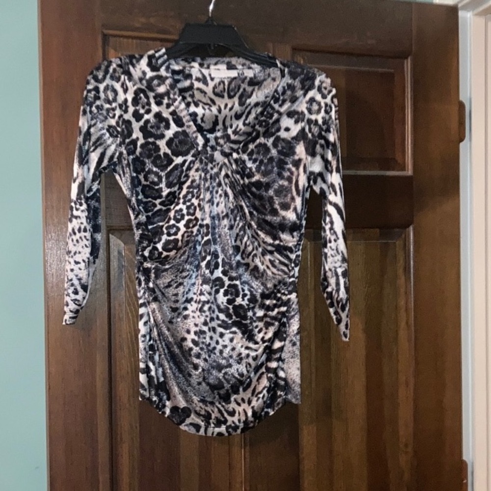 Sz XS New York &  Company Animal Print Top